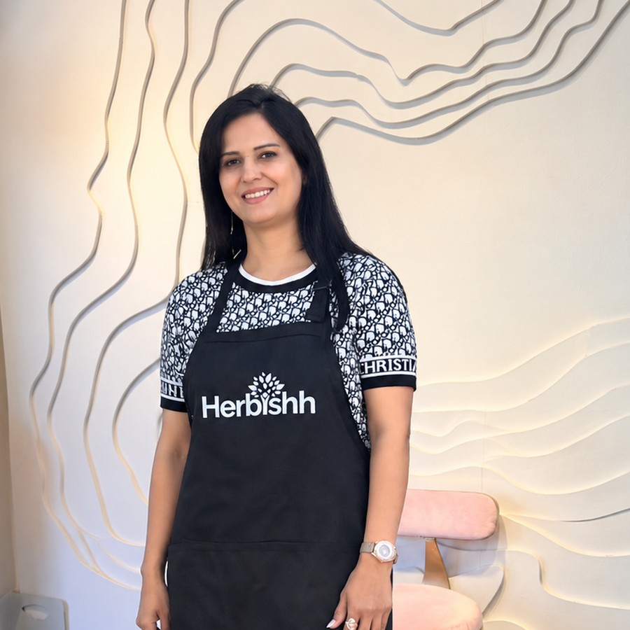Laura (Afza), Master Stylist at Herbishh Salon